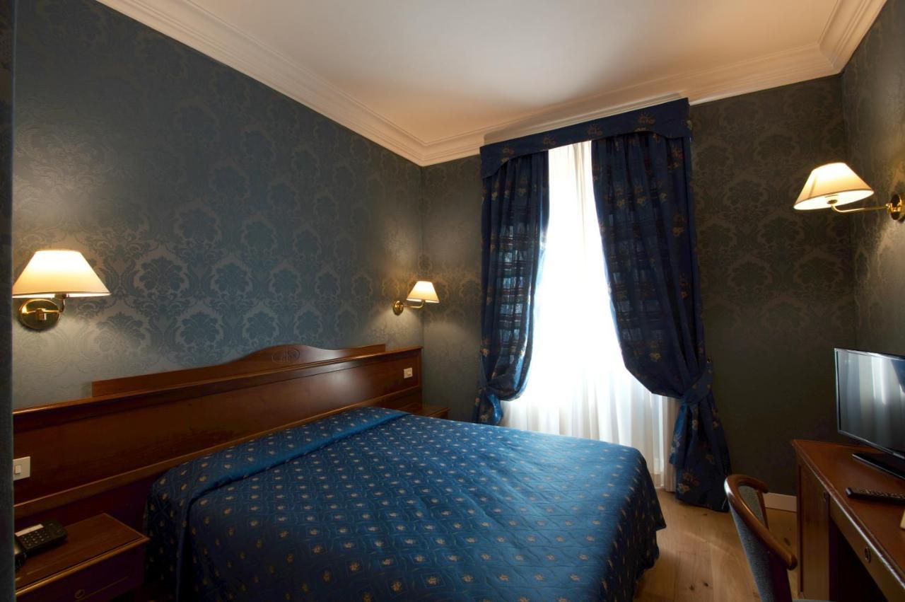 Montecarlo 3* Rome